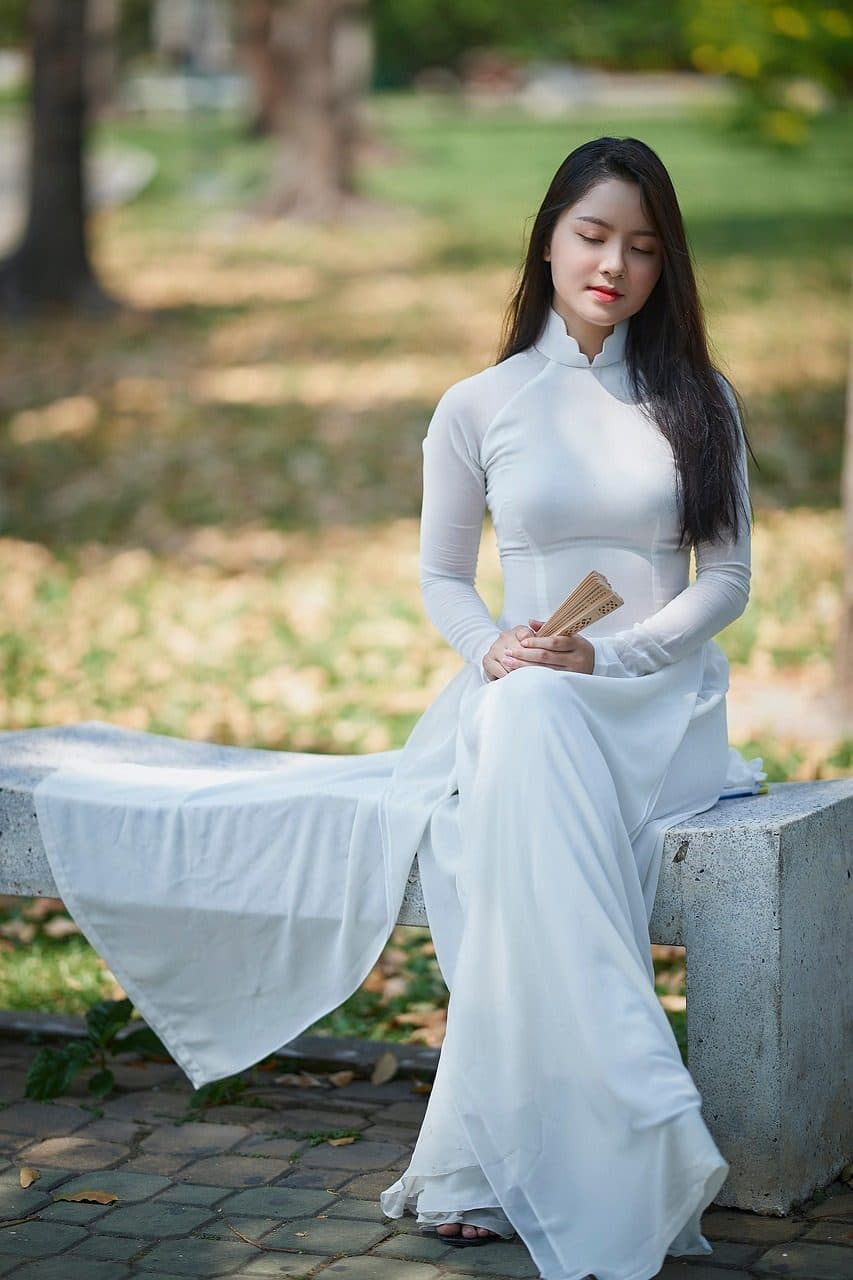 Áo Dài Lụa Trắng